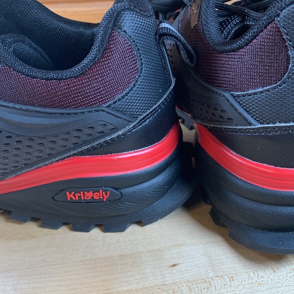 Mens size 7.5W red and‎ black trail shoe by Kricely. Great red to black colorway - Picture 10 of 10